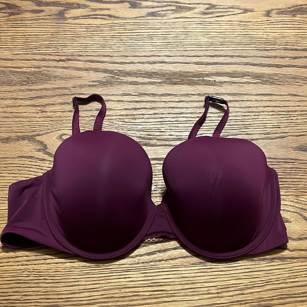 Victoria Secret t-shirt lightly lined full coverage underwire bra